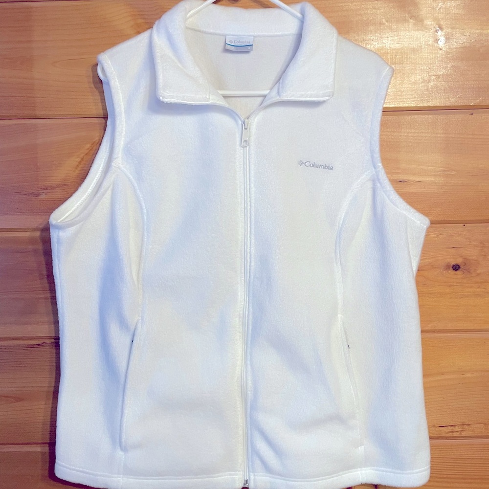 Columbia Women’s White Fleece Vest